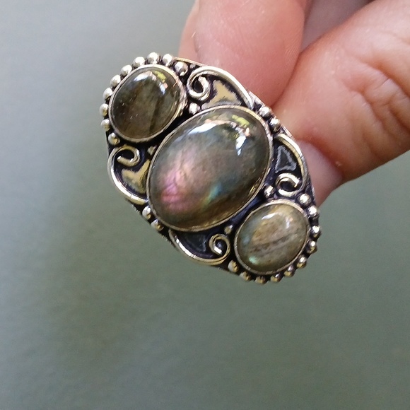 New Labradorite 925 Silver Ring. - Picture 9 of 15
